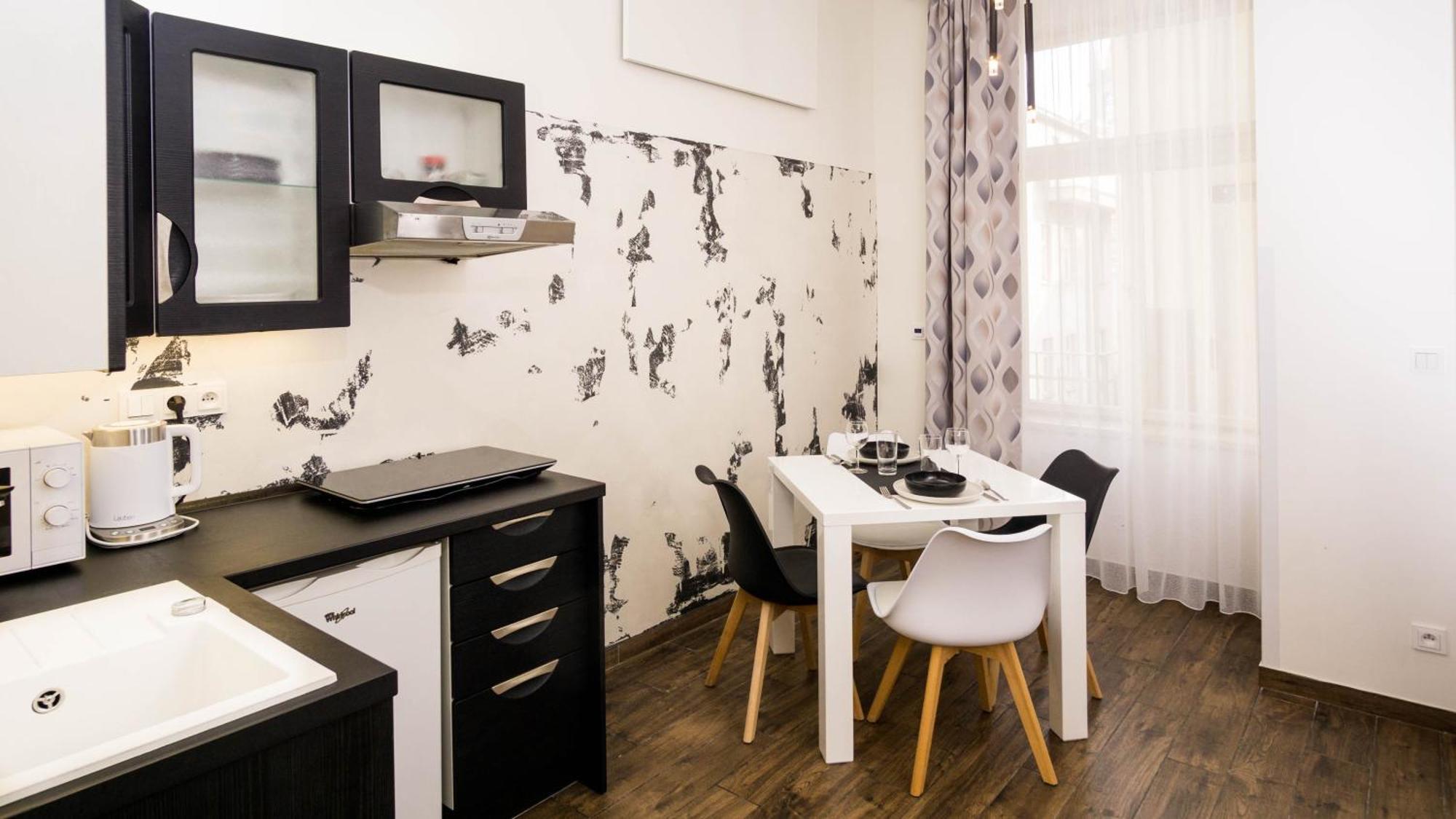 Black & White Apartment Prague By Wenceslas Square And Muzeum エクステリア 写真